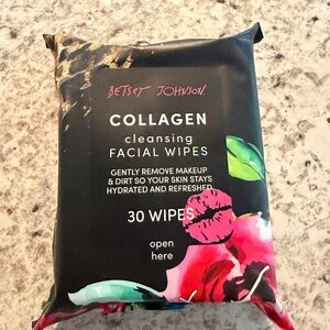 Betsey Johnson Collagen Facial Wipes - Black and Pink Floral